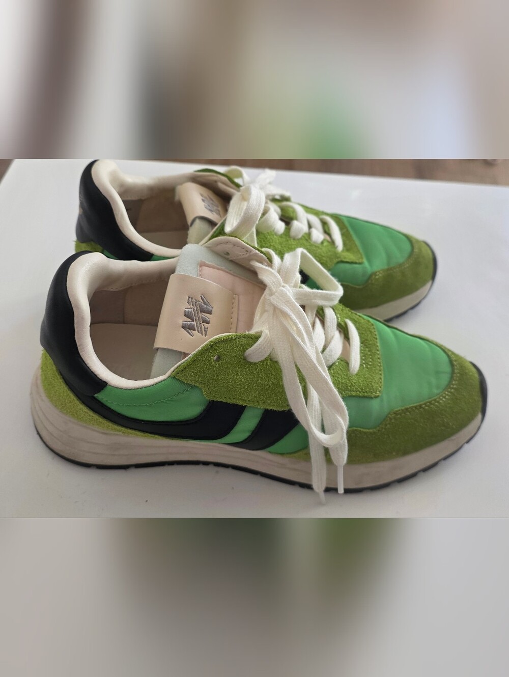 Steve Madden Green Suede & Leather Low-Top Sneakers They Dress More Like Size 9